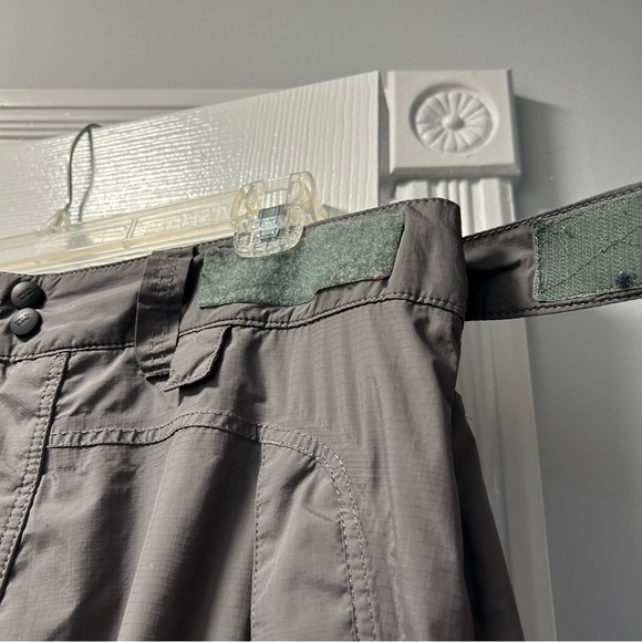 Women’s Snowboard Pants Special Blend brand size small but runs big - Picture 3 of 13